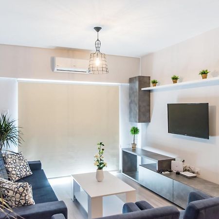 Paradise Promenade Apartment, 2Min Distance From Larnaca Marina Buitenkant foto