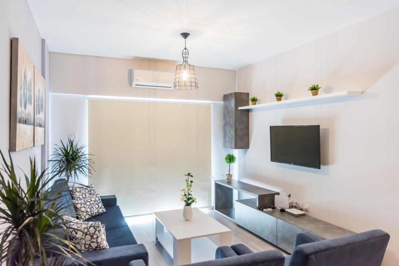 Paradise Promenade Apartment, 2Min Distance From Larnaca Marina Buitenkant foto