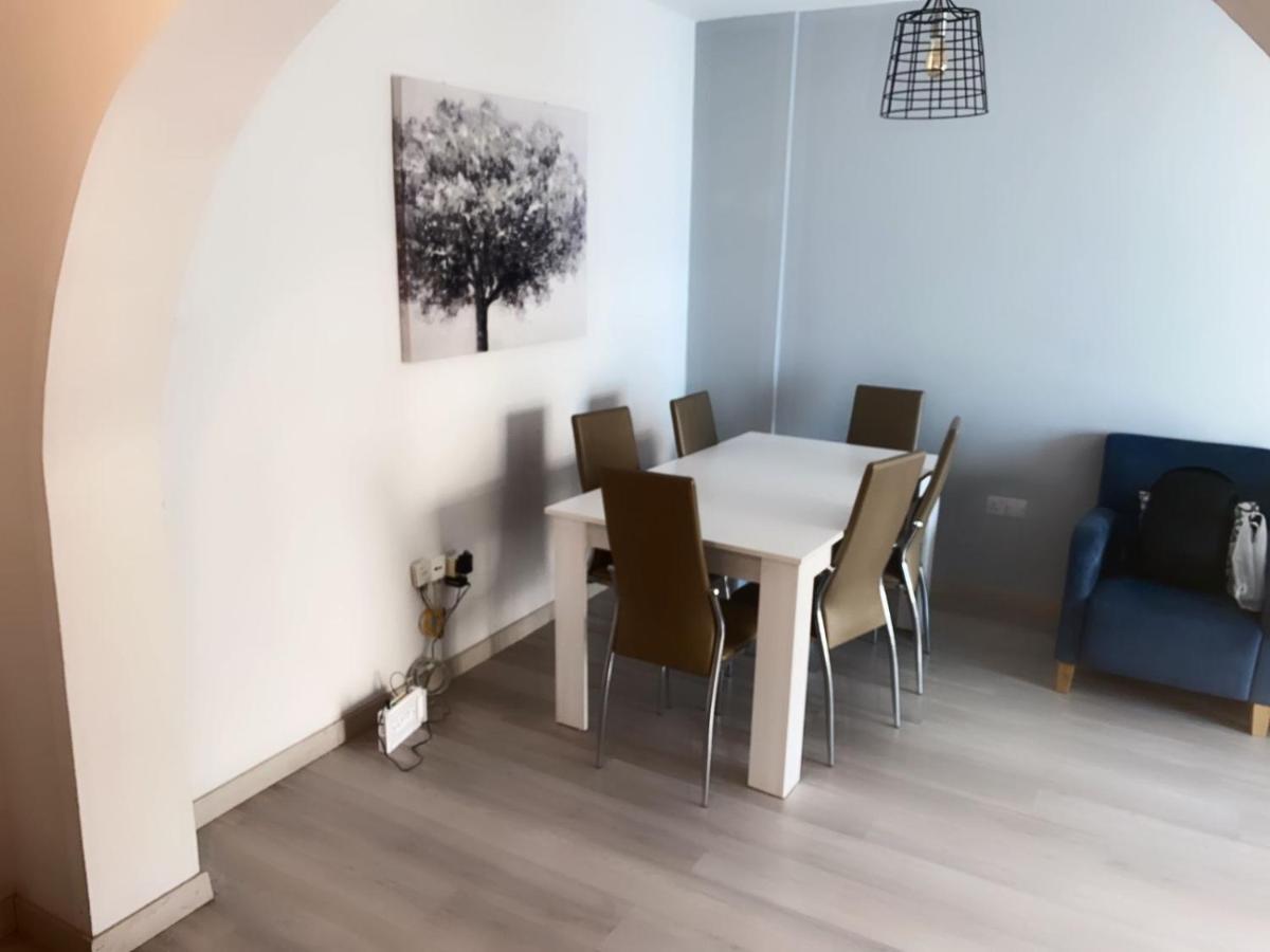 Paradise Promenade Apartment, 2Min Distance From Larnaca Marina Buitenkant foto